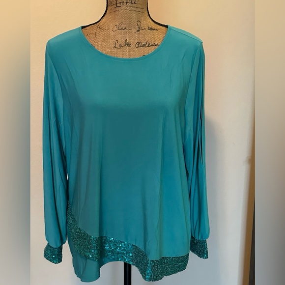 Beautiful green blouse-New! - Picture 1 of 4